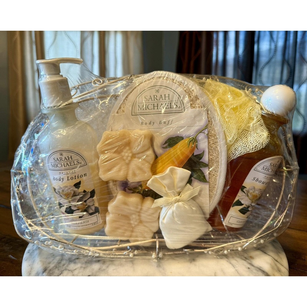 VTG Sarah Michaels Gardenia Bath Set‎ Basket Shower Gel Body Lotion Soap